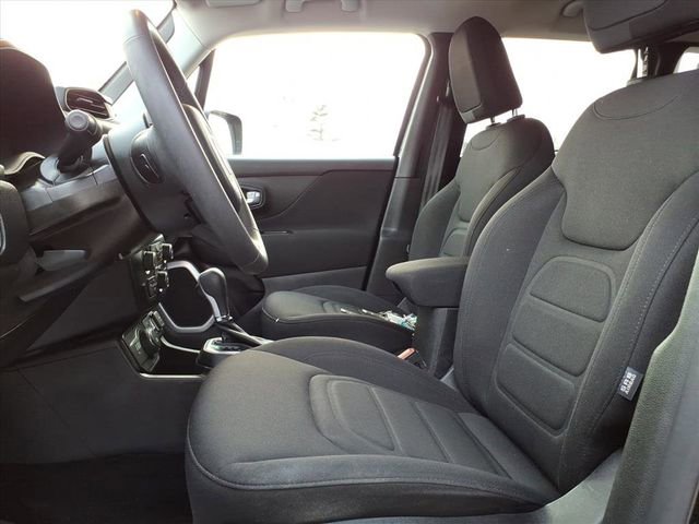 Used 2021 Jeep Renegade Latitude image 9