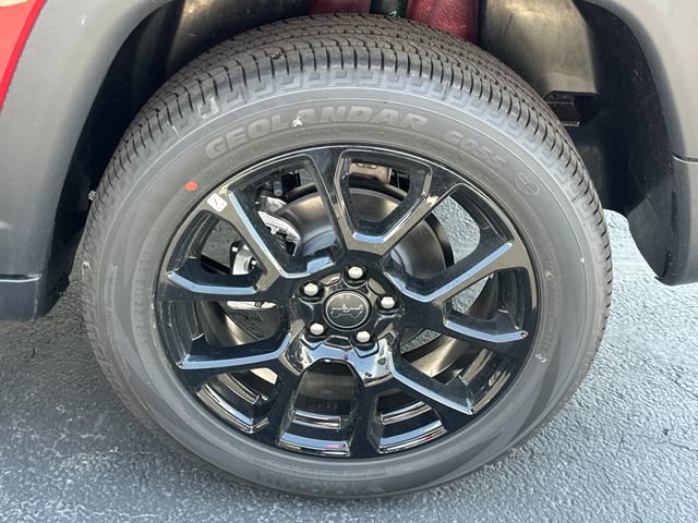New 2026 Jeep Compass Latitude AWD/4WD image 25
