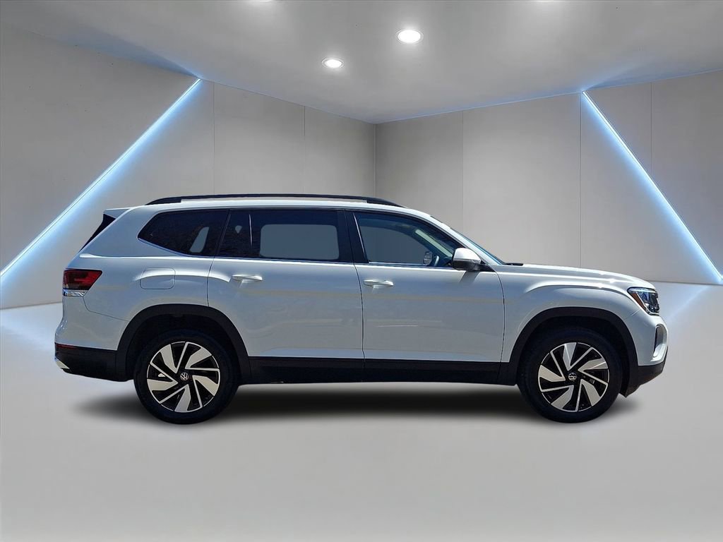 Certified 2025 Volkswagen Atlas SE w/ Panoramic Sunroof Package AWD/4WD image 4