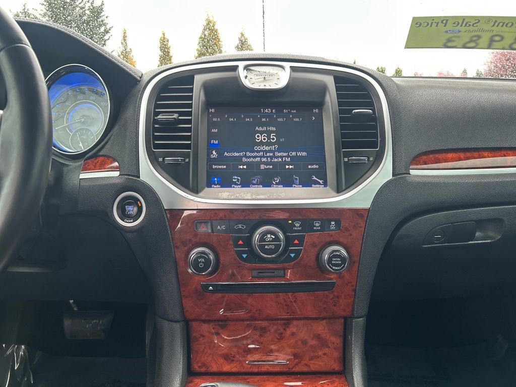 Used 2014 Chrysler 300 image 24