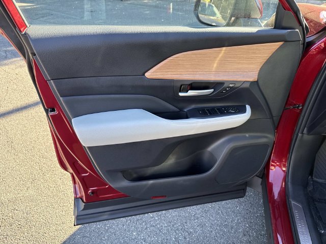 Used 2026 Toyota Grand Highlander AWD image 13