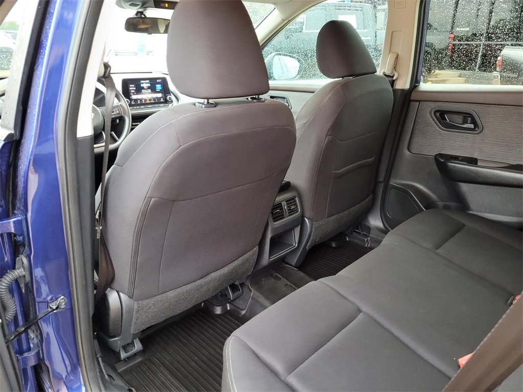 Used 2023 Nissan Rogue S image 13