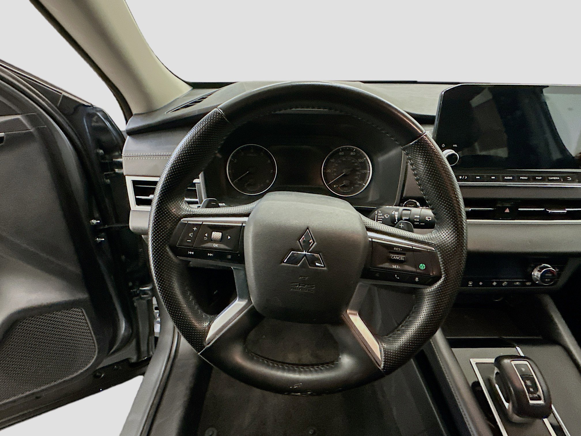 Used 2024 Mitsubishi Outlander SE image 18