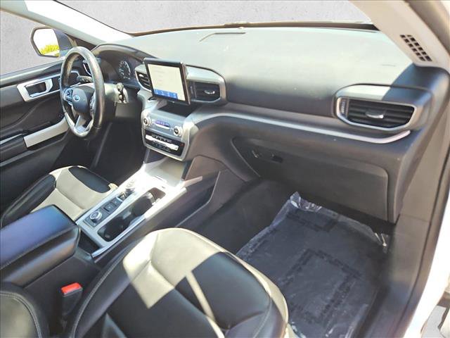 Used 2021 Ford Explorer XLT w/ Equipment Group 202A AWD/4WD image 22