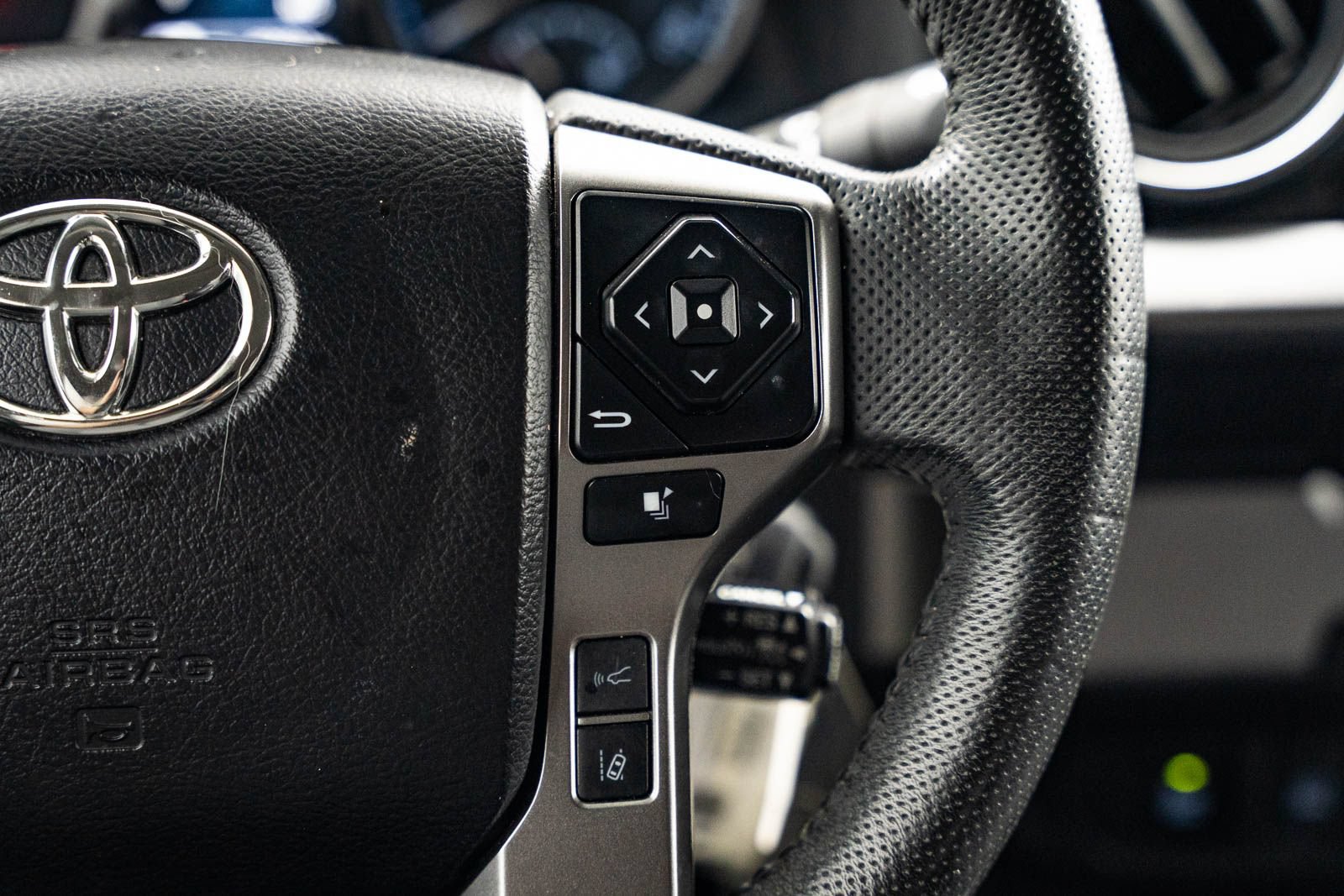 Used 2022 Toyota Tacoma SR5 w/ Technology Package RWD image 26
