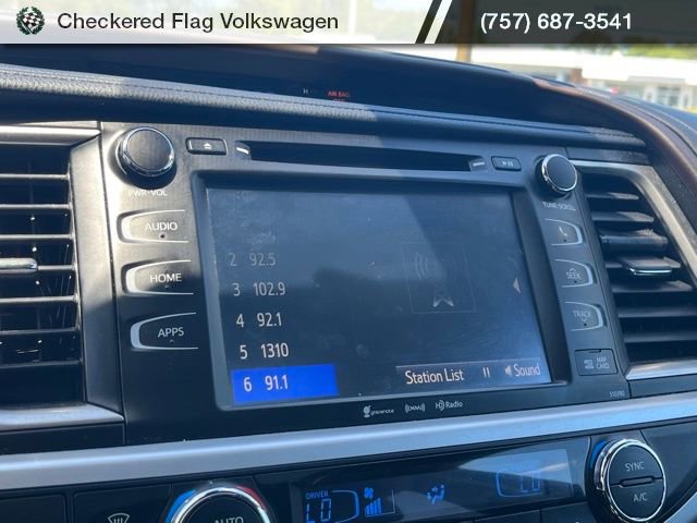Used 2019 Toyota Highlander XLE AWD/4WD image 42