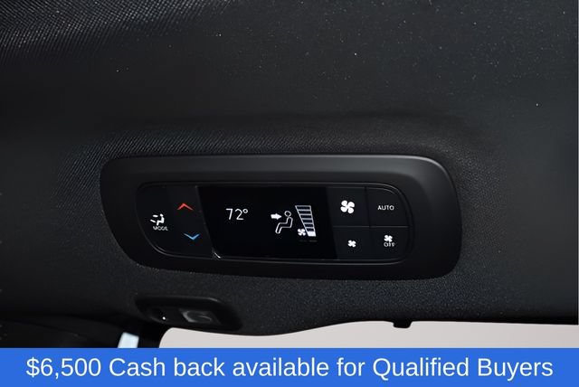 New 2026 Chrysler Pacifica Select AWD/4WD image 32
