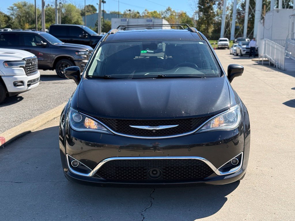 Used 2017 Chrysler Pacifica Touring-L Plus w/ Advanced Safetytec Group FWD image 3