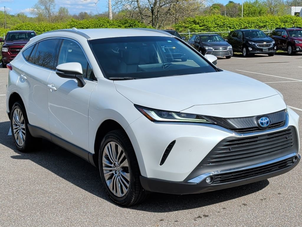 Certified 2023 Toyota Venza XLE AWD/4WD image 12