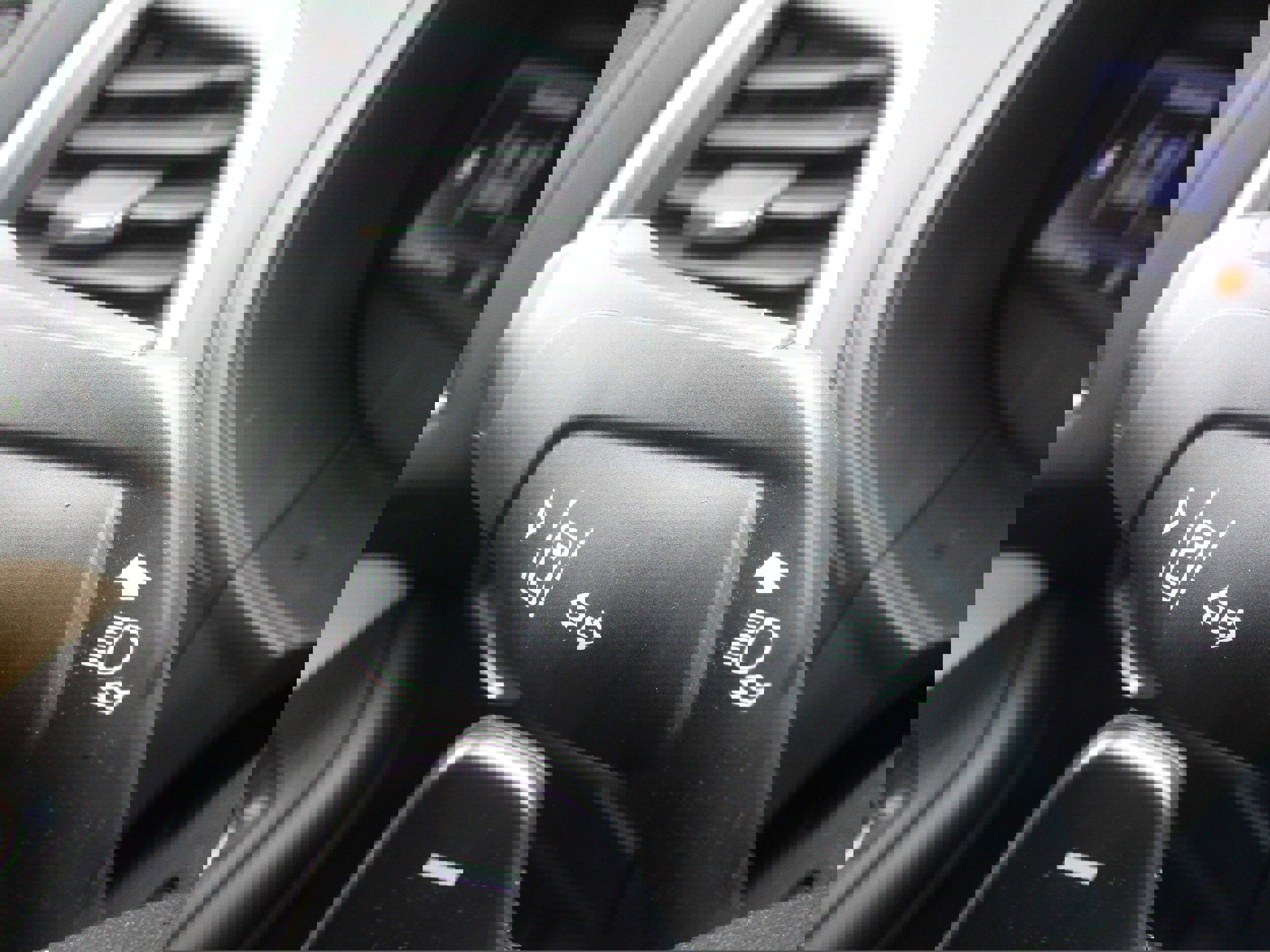 Used 2024 Ford Edge SEL w/ Convenience Package AWD/4WD image 12