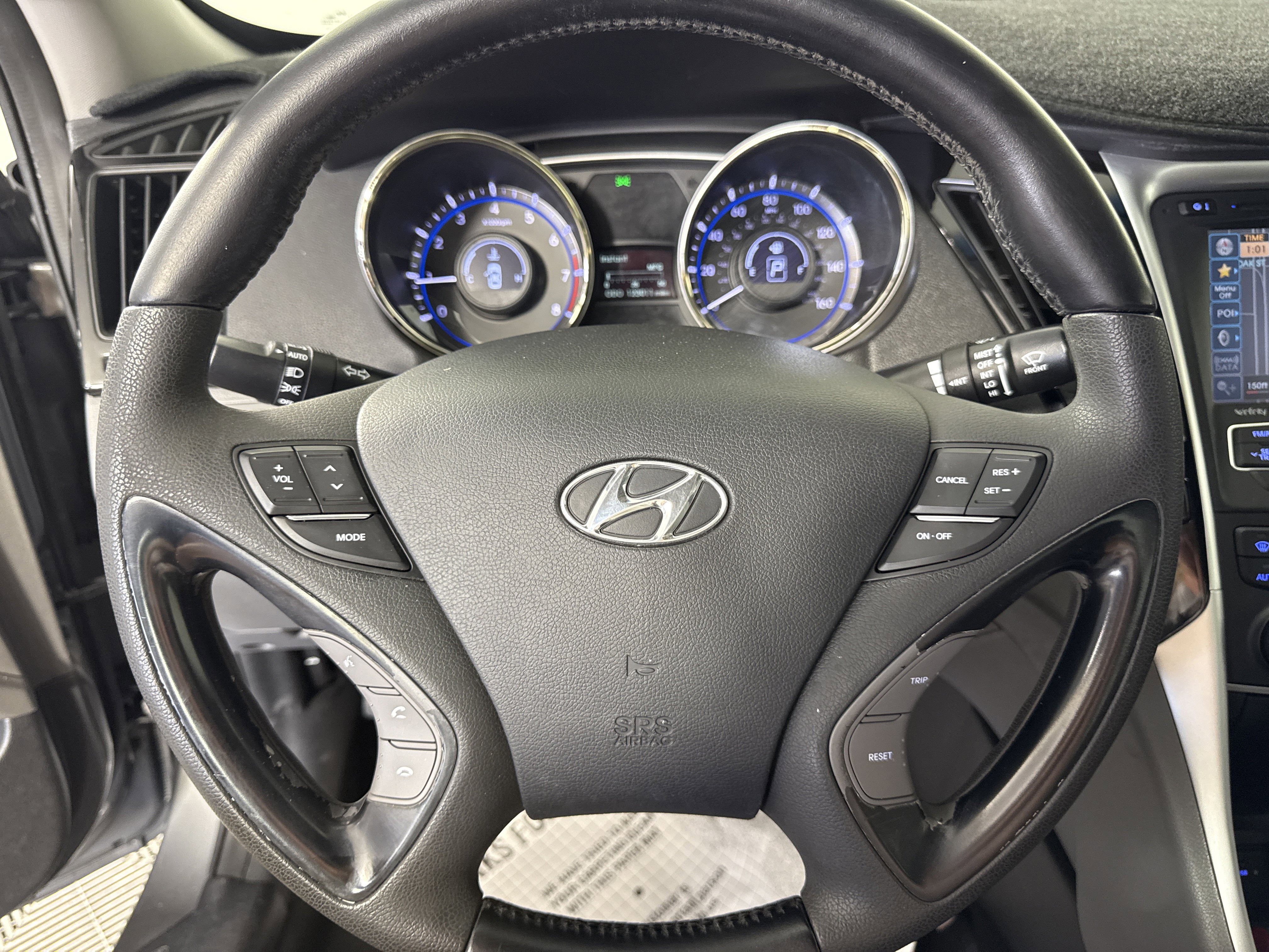 Used 2013 Hyundai Sonata Limited w/ Premium Pkg FWD image 26