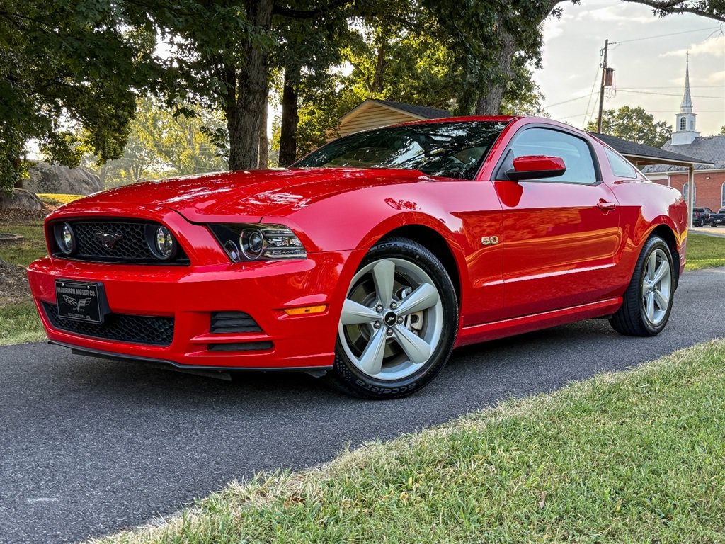 Used 2013 Ford Mustang GT Premium RWD image 2