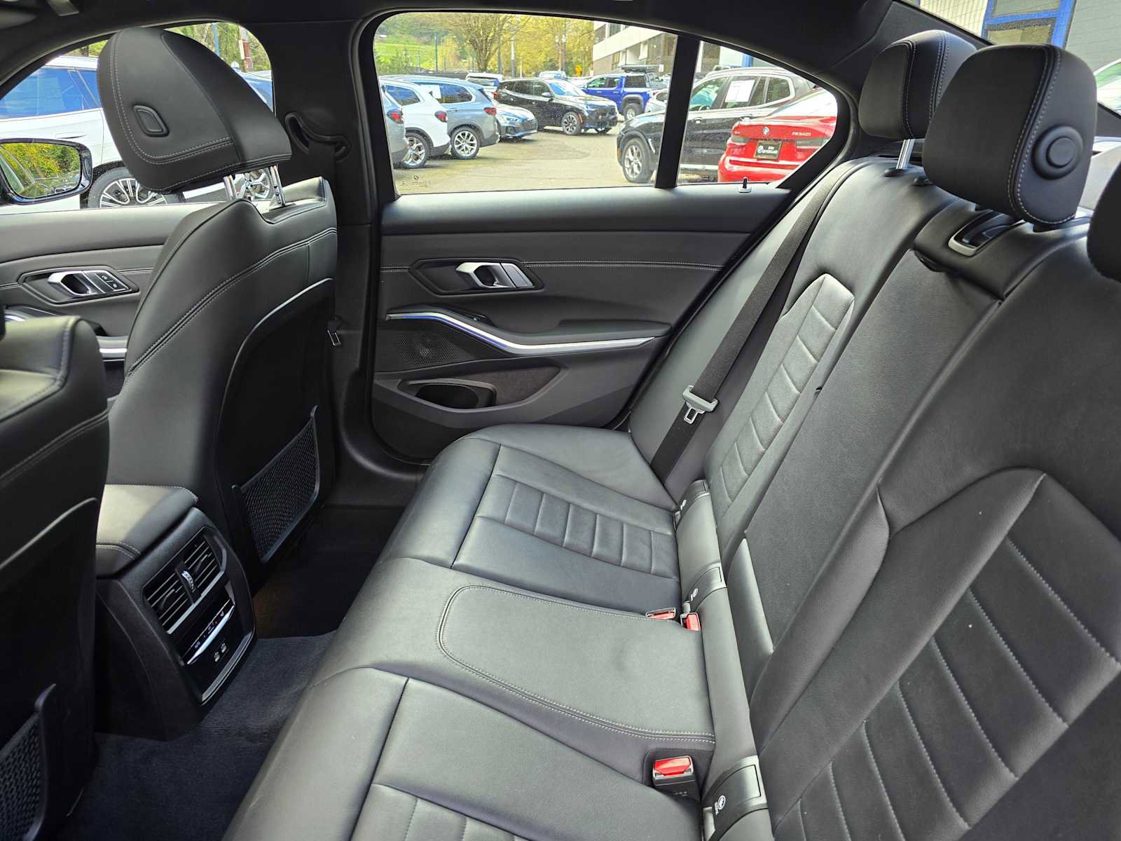 Used 2021 BMW 330i xDrive Sedan w/ M Sport Package image 16