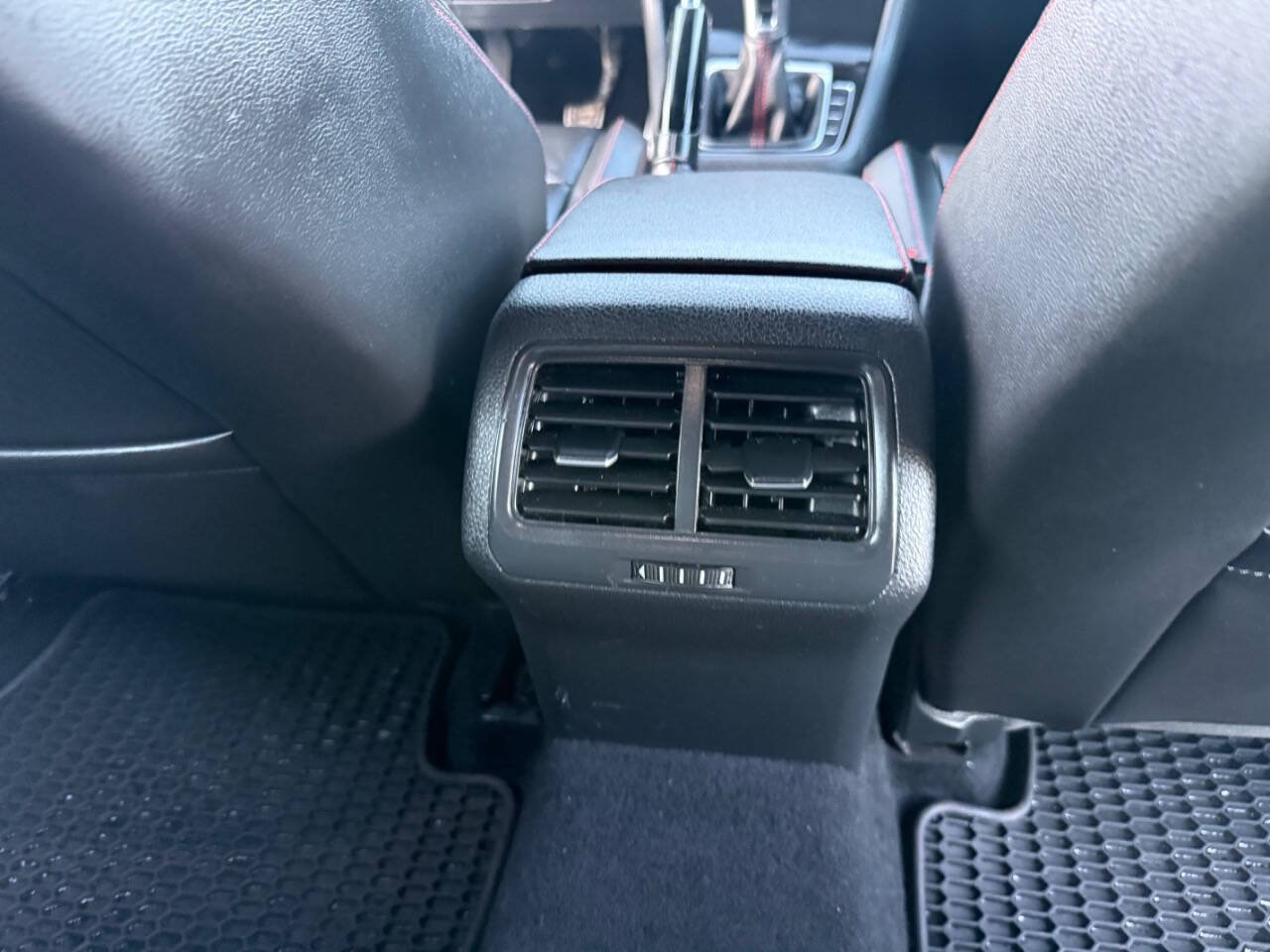 Used 2015 Volkswagen GTI SE w/ Lighting Package (SEL) FWD image 27