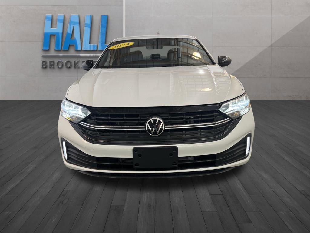 Certified 2024 Volkswagen Jetta Sport image 9
