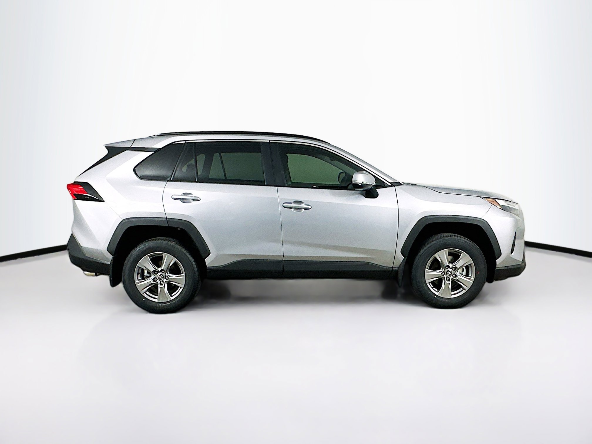 Used 2025 Toyota RAV4 XLE w/ Convenience Package image 10