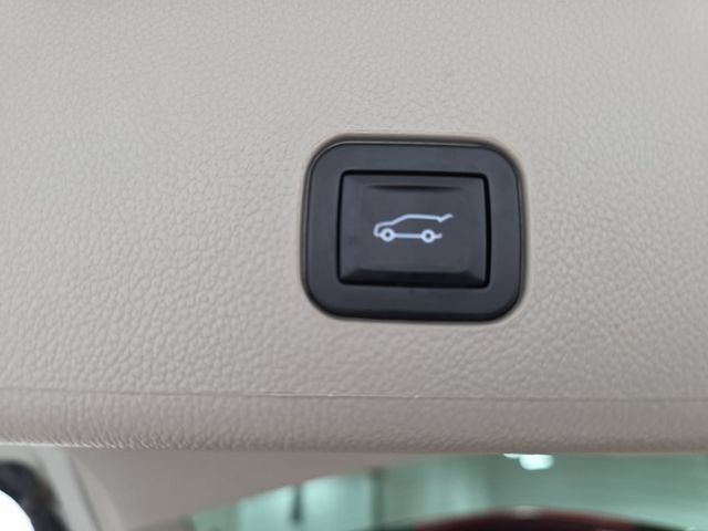 Used 2014 Cadillac SRX Luxury w/ Driver Awareness Package AWD/4WD image 33