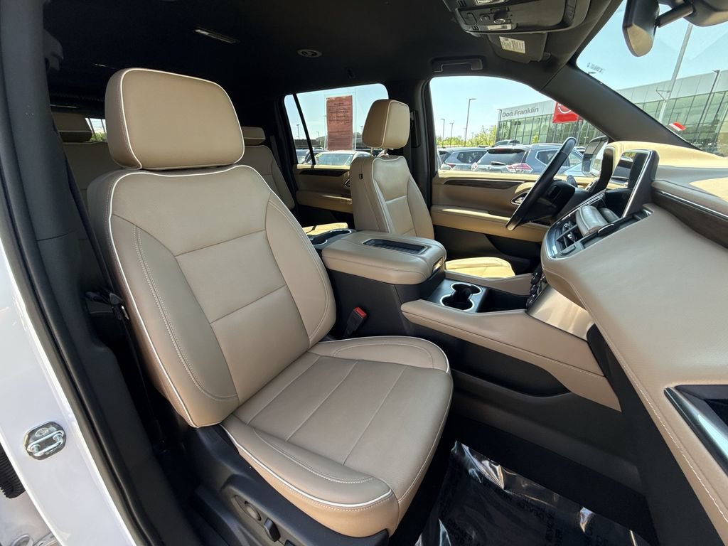 Used 2022 Chevrolet Suburban Premier AWD/4WD image 24