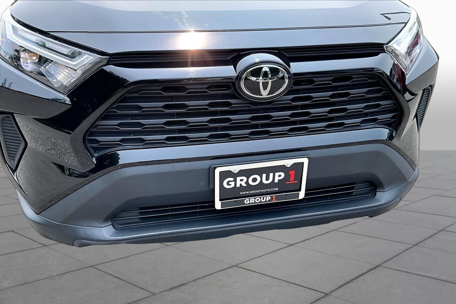 Used 2023 Toyota RAV4 LE AWD/4WD image 29