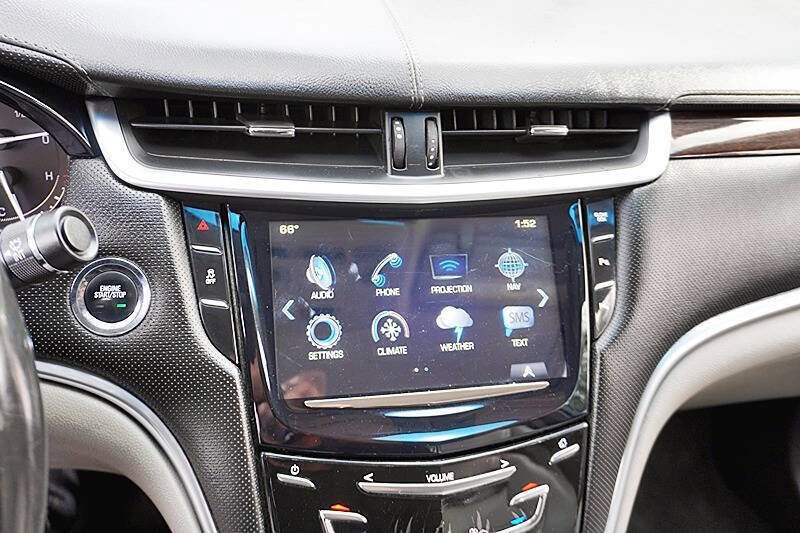 Used 2017 Cadillac XTS Luxury image 25