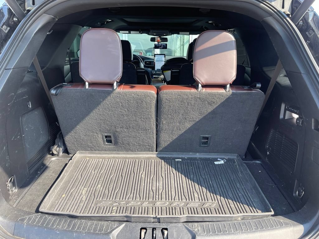 Used 2020 Ford Explorer Platinum w/ Premium Technology Package AWD/4WD image 14