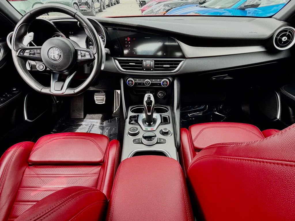 Used 2023 Alfa Romeo Giulia Veloce RWD image 28