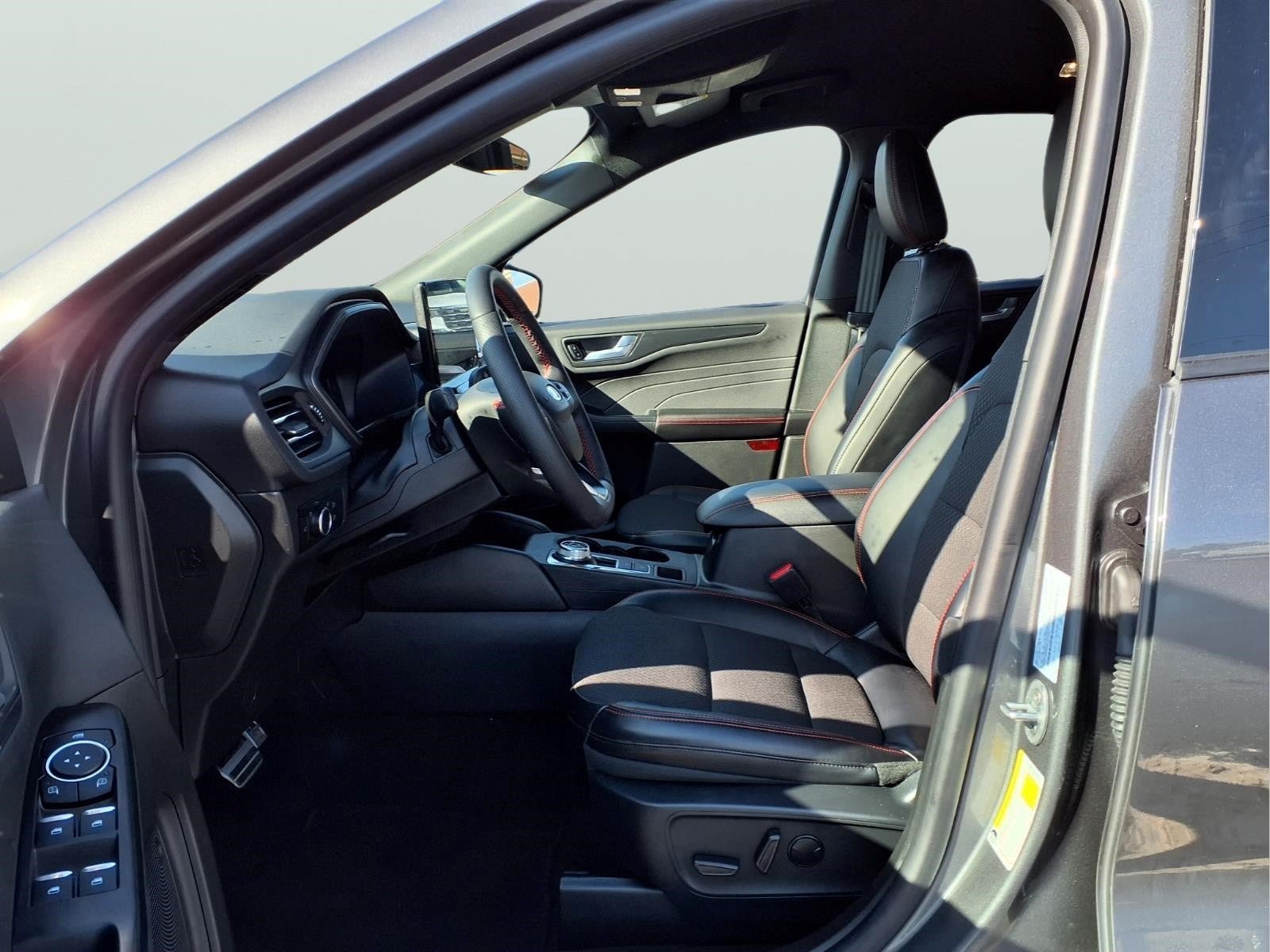Used 2024 Ford Escape ST-Line w/ Tech Pack #1 AWD/4WD image 14