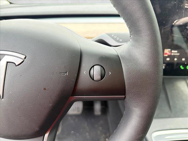 Used 2024 Tesla Model Y Long Range AWD/4WD image 17