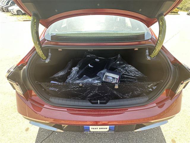 New 2025 Hyundai Sonata Limited image 18