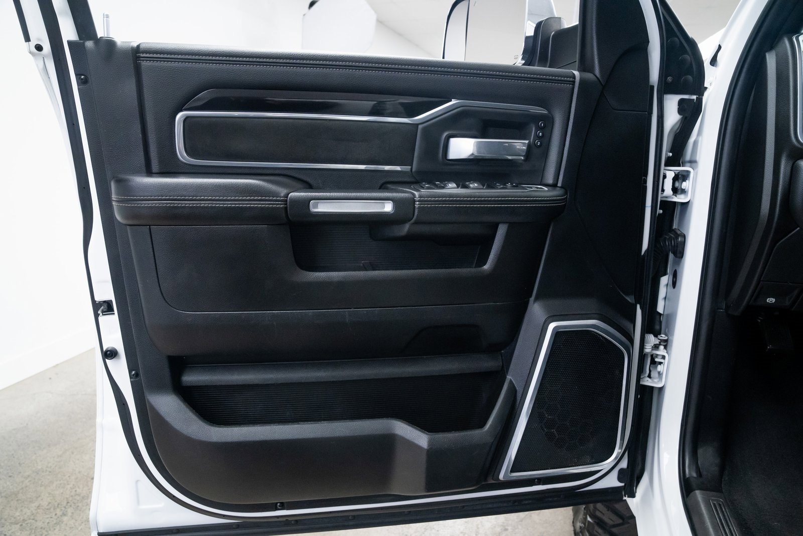 Used 2019 RAM 2500 Laramie image 14