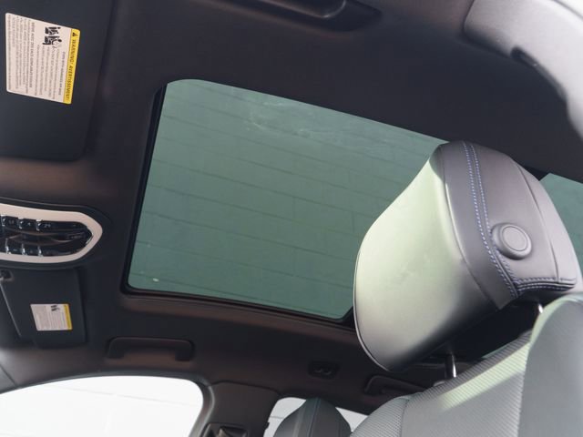 Certified 2026 Porsche Macan image 30