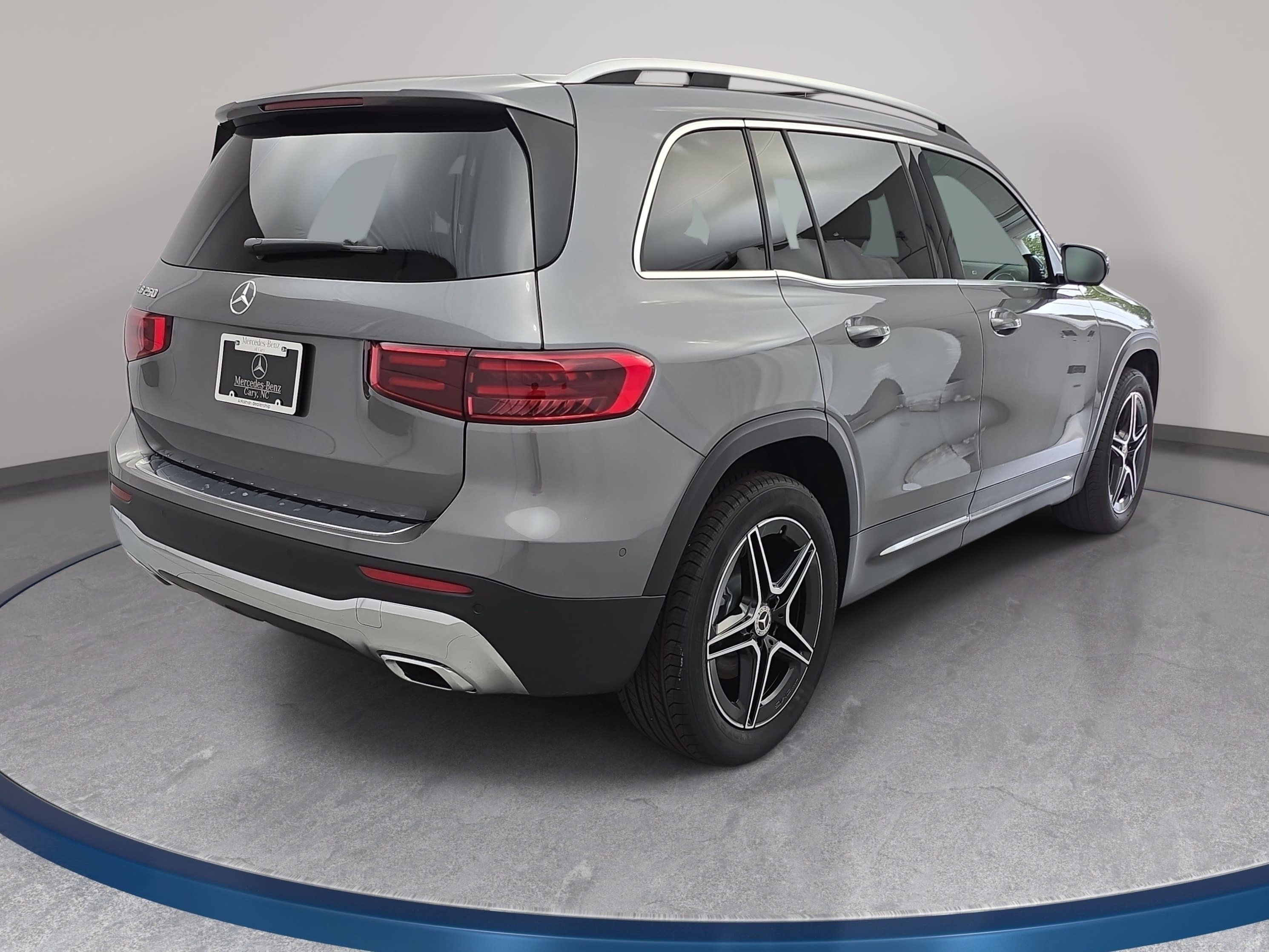 New 2026 Mercedes-Benz GLB 250 image 5
