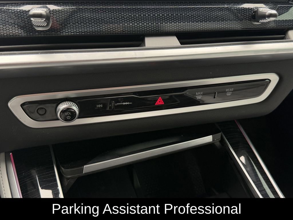 Used 2024 BMW X5 xDrive40i w/ M Sport Package AWD/4WD image 23