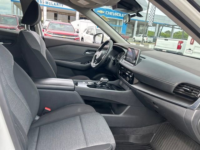 Used 2022 Nissan Rogue SV FWD image 30