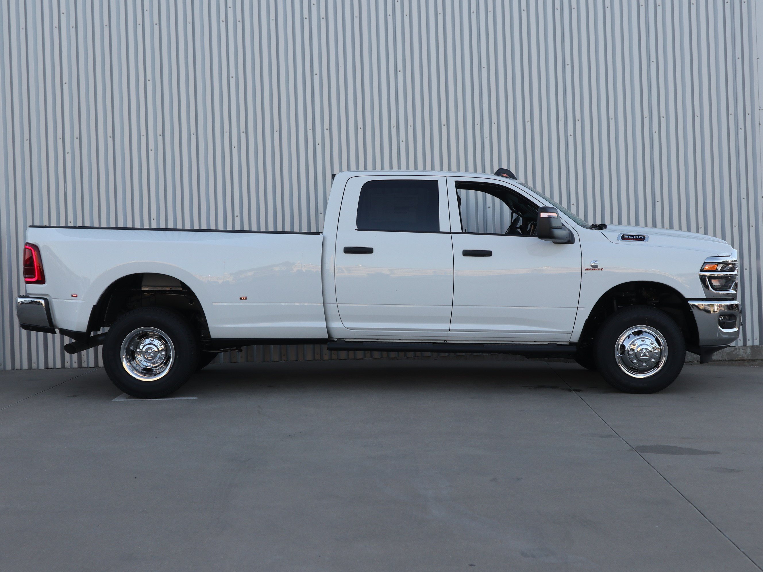 New 2026 RAM 3500 Tradesman AWD/4WD image 4