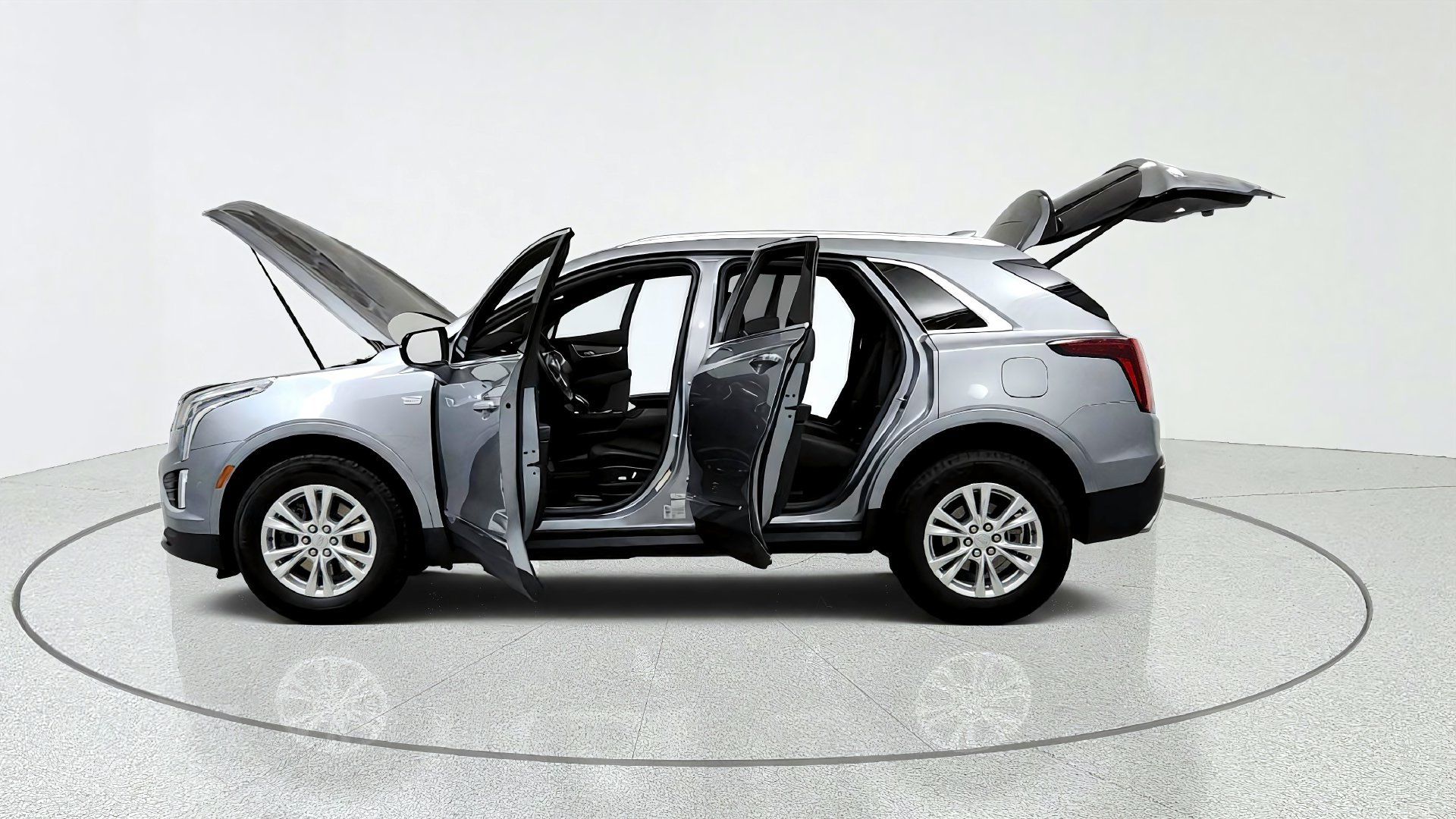 Certified 2024 Cadillac XT5 Luxury w/ LPO, Floor Liner Package AWD/4WD image 10