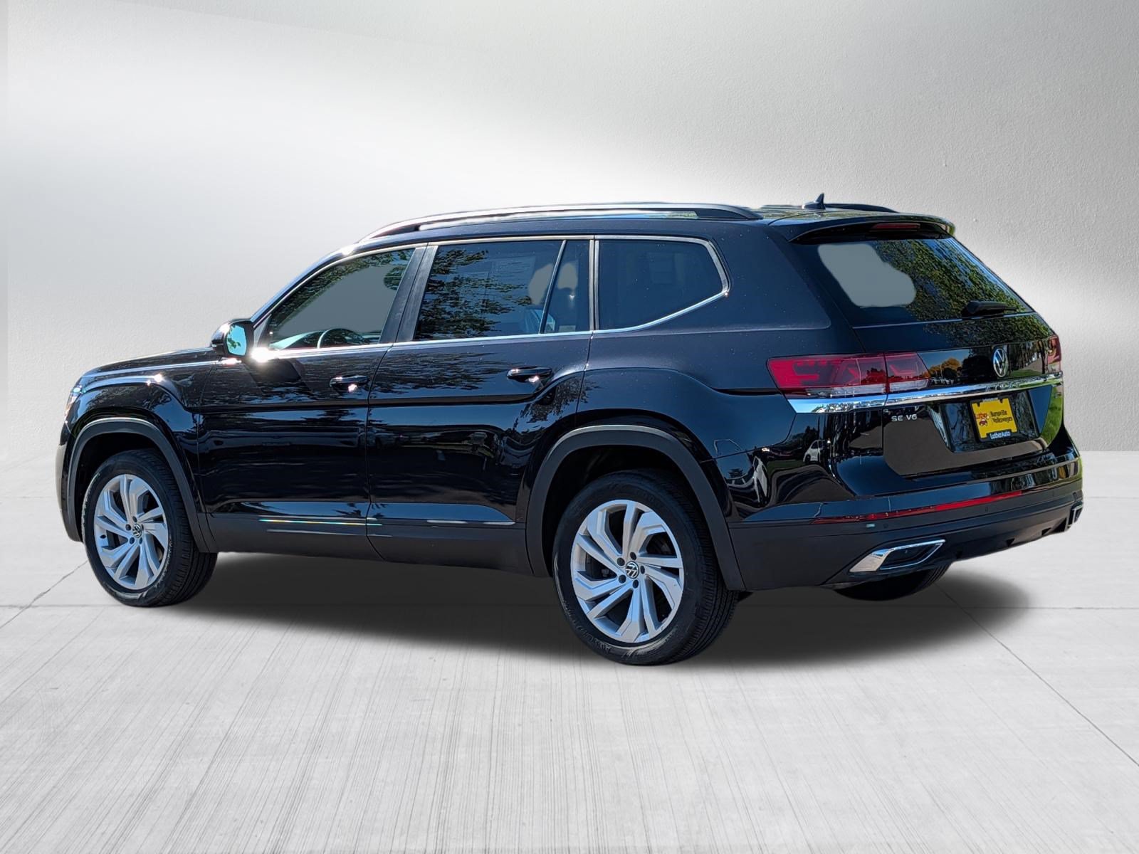 Certified 2021 Volkswagen Atlas SE w/ Panoramic Sunroof Package AWD/4WD image 5