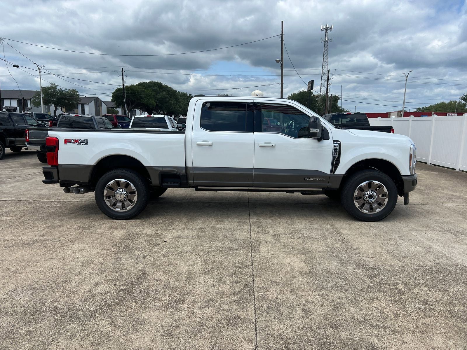 New 2026 Ford F250 4x4 Crew Cab Super Duty image 2