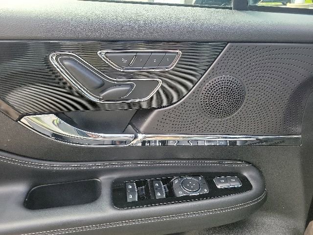 Certified 2024 Lincoln Corsair AWD image 41