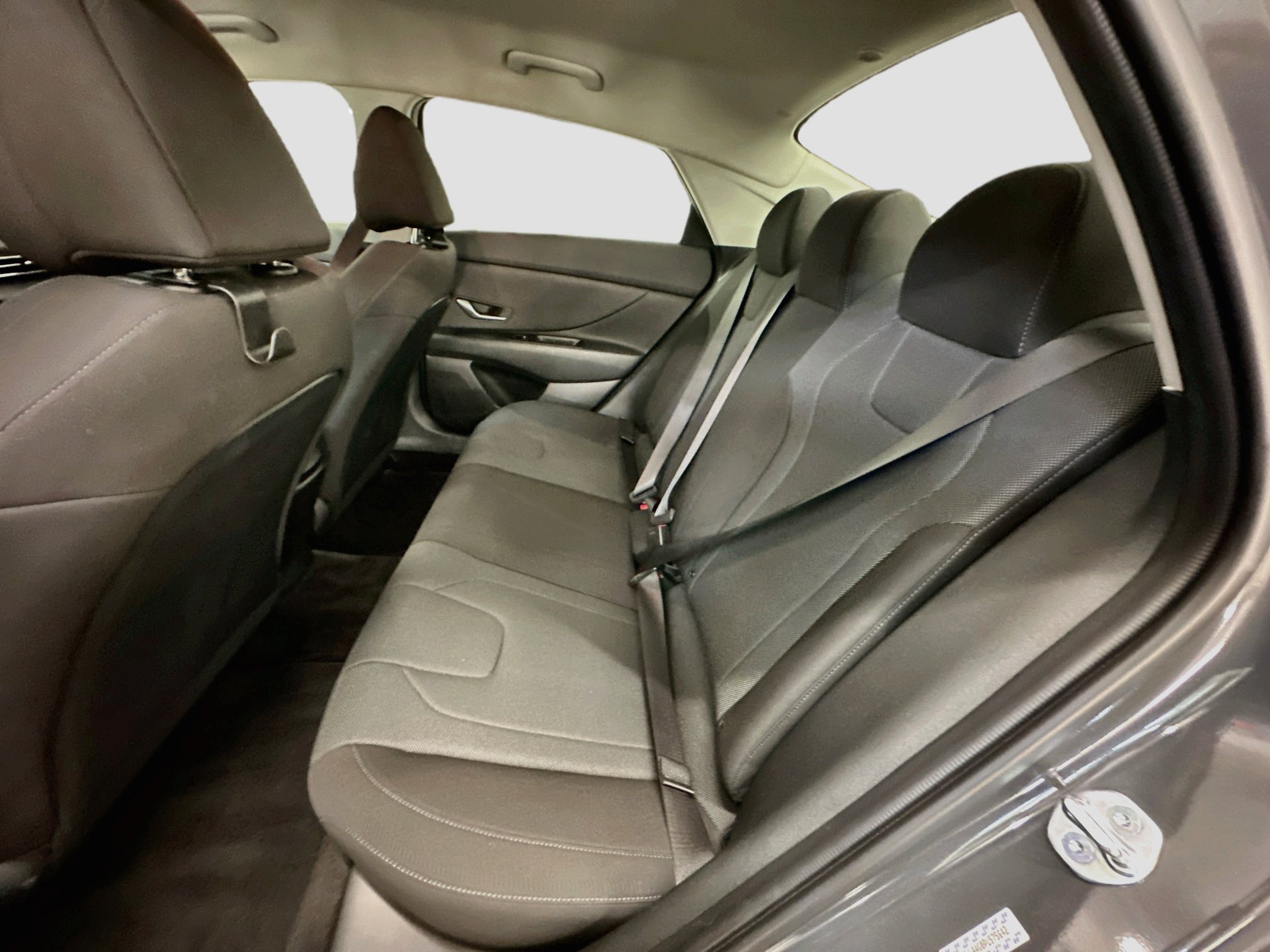Used 2023 Hyundai Elantra SE w/ Cargo Package FWD image 28