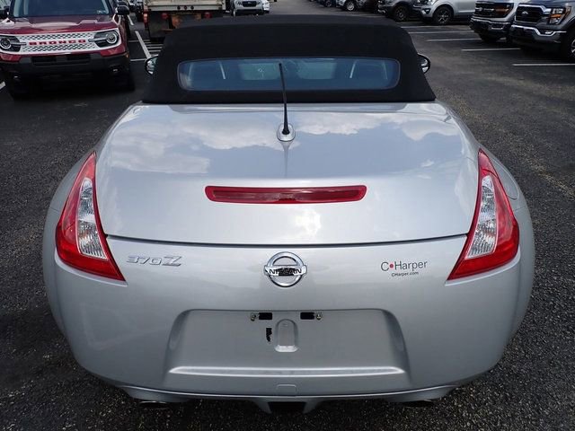 Used 2010 Nissan 370Z Roadster RWD image 5