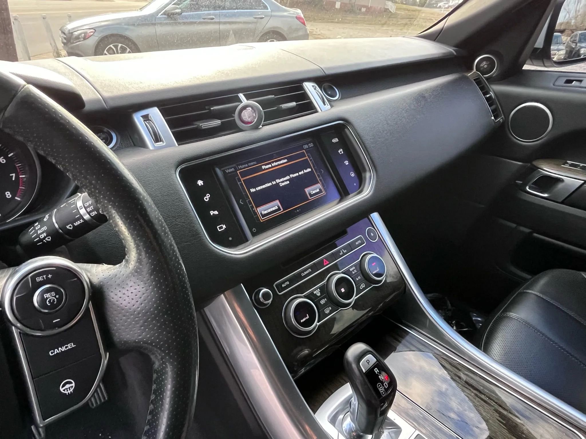 Used 2016 Land Rover Range Rover Sport SE image 9