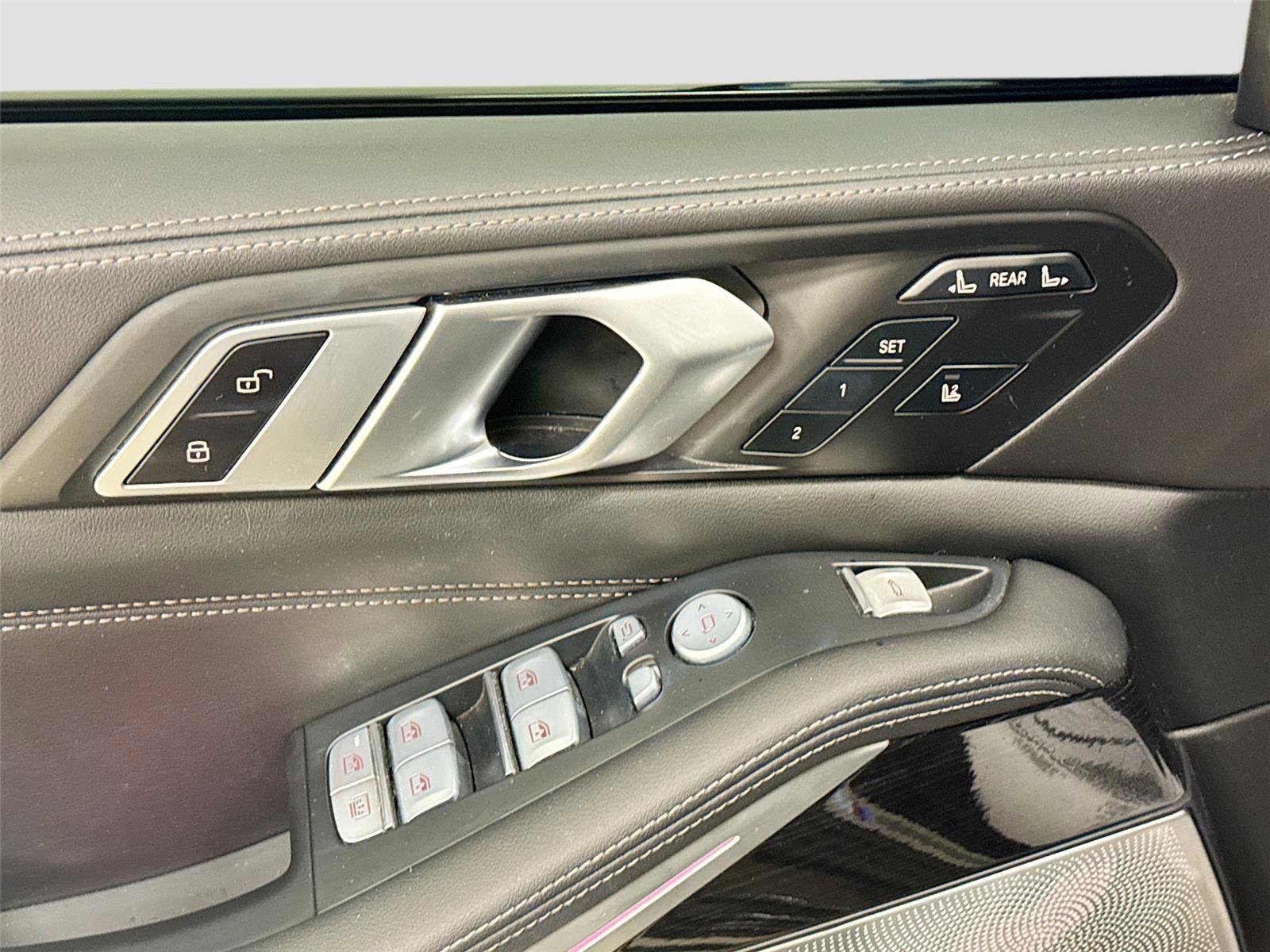 Used 2024 BMW X7 xDrive40i w/ M Sport Package image 18