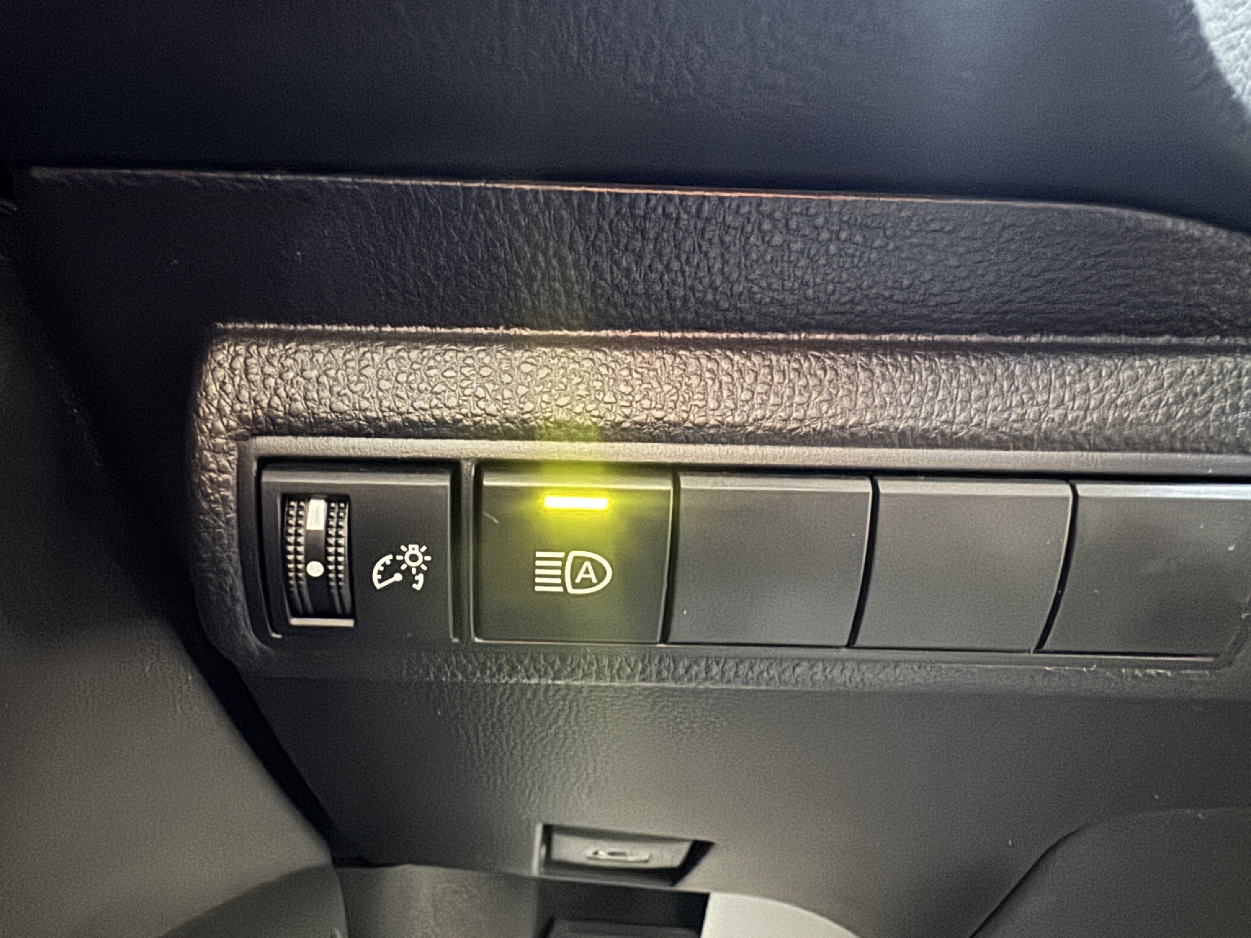 Used 2024 Toyota Corolla LE image 31