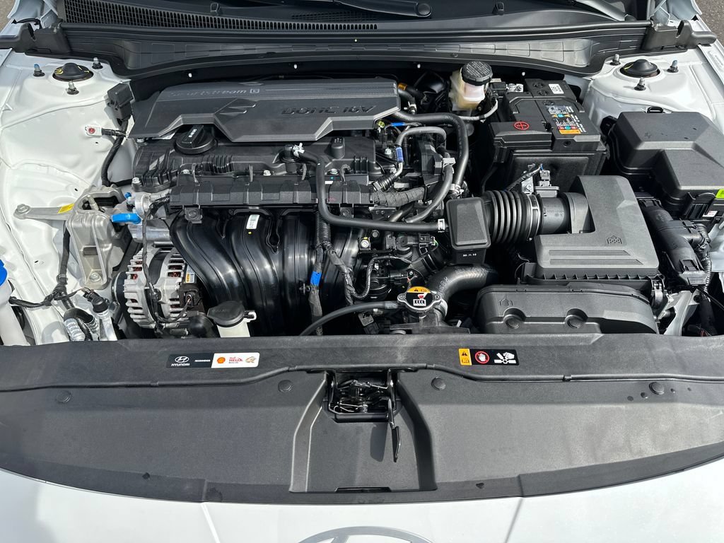 Used 2025 Hyundai Elantra SEL FWD image 10