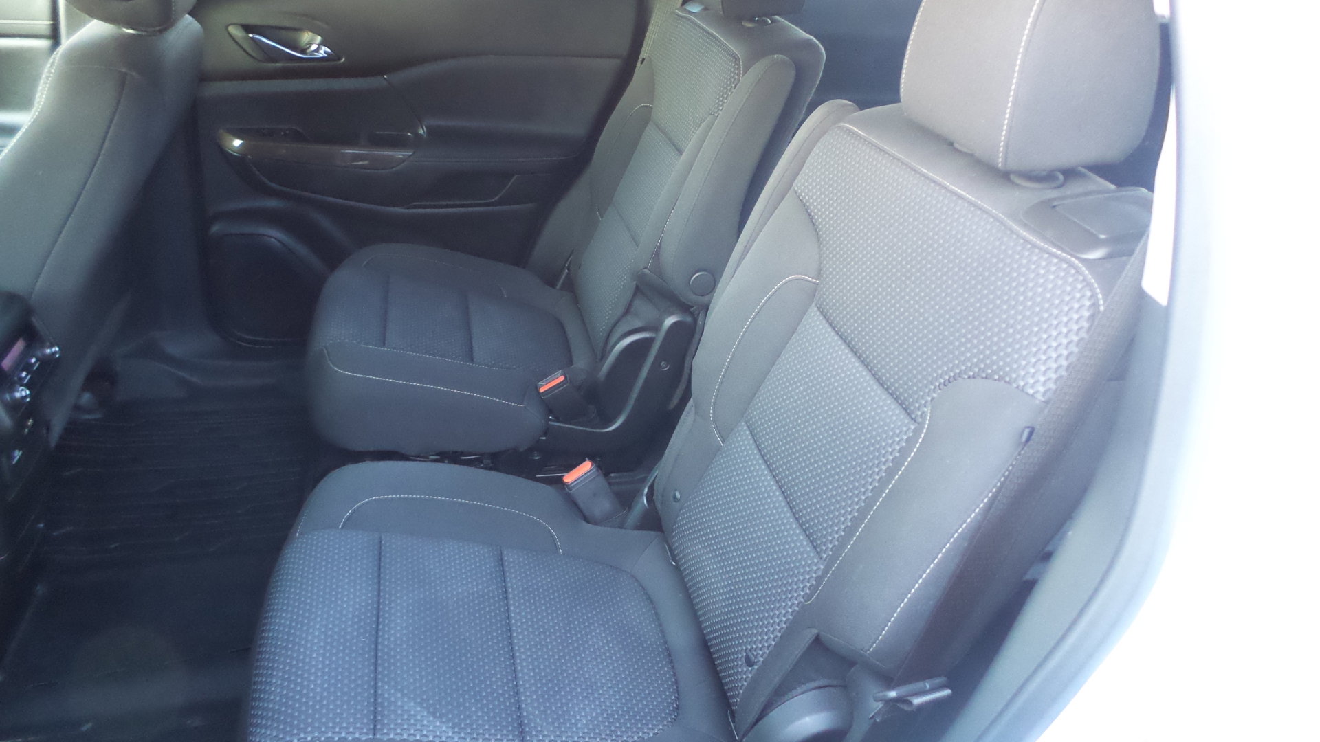 Used 2021 GMC Acadia SLE w/ Driver Convenience Package AWD/4WD image 11