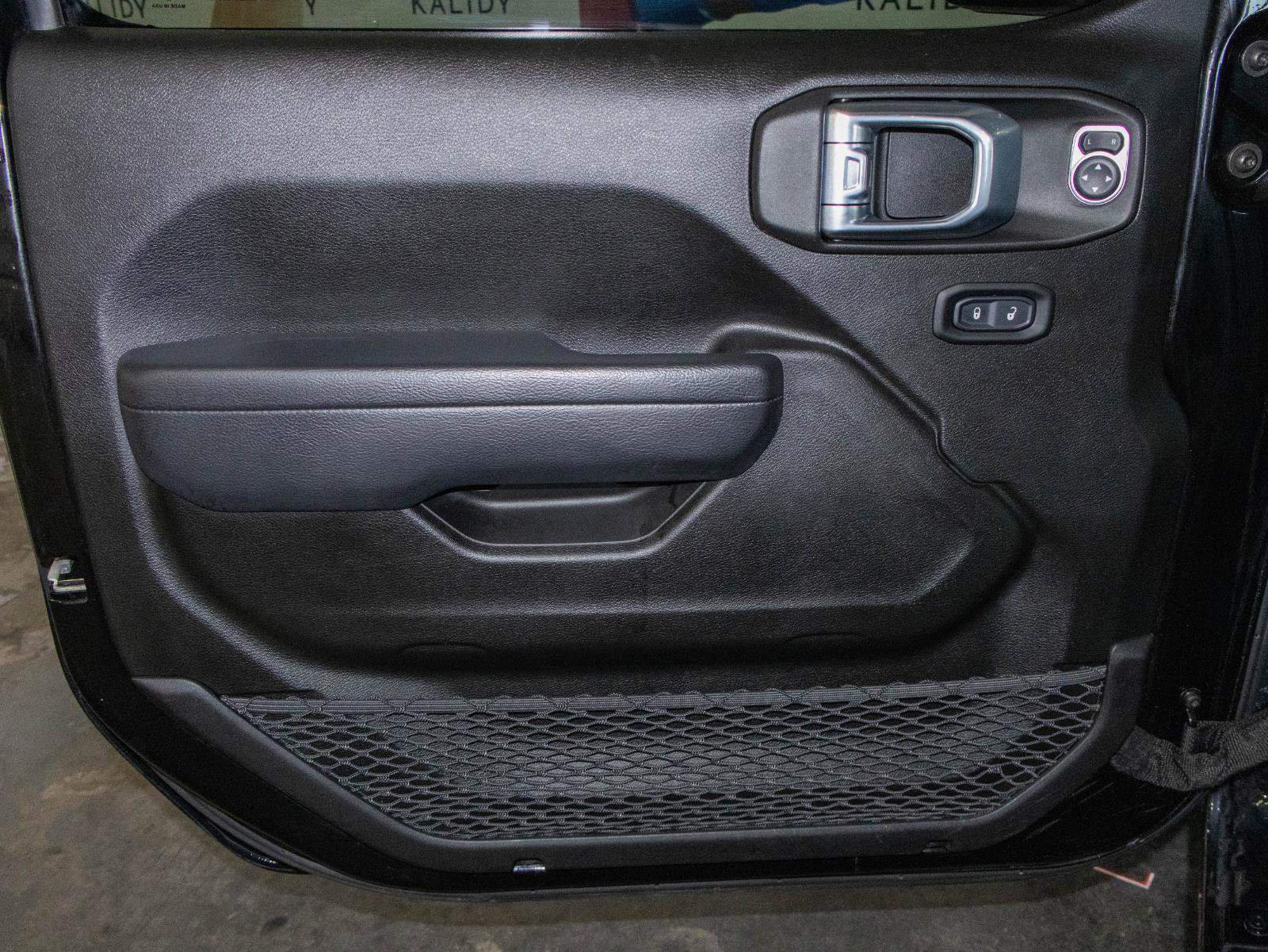 Used 2022 Jeep Gladiator Sport image 11