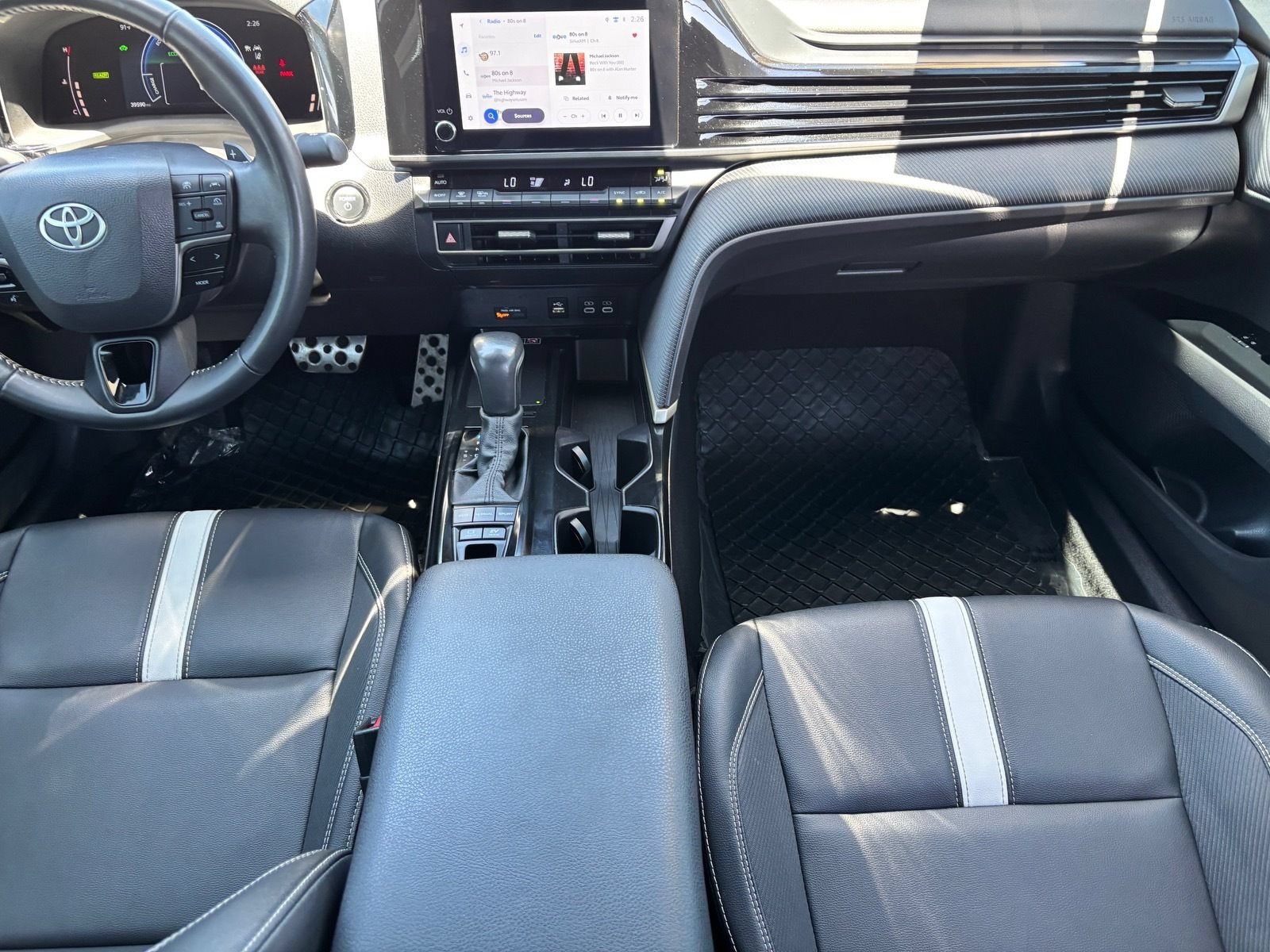 Used 2025 Toyota Camry SE w/ Convenience Package FWD image 14
