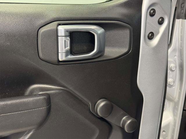 Certified 2022 Jeep Gladiator Sport image 25