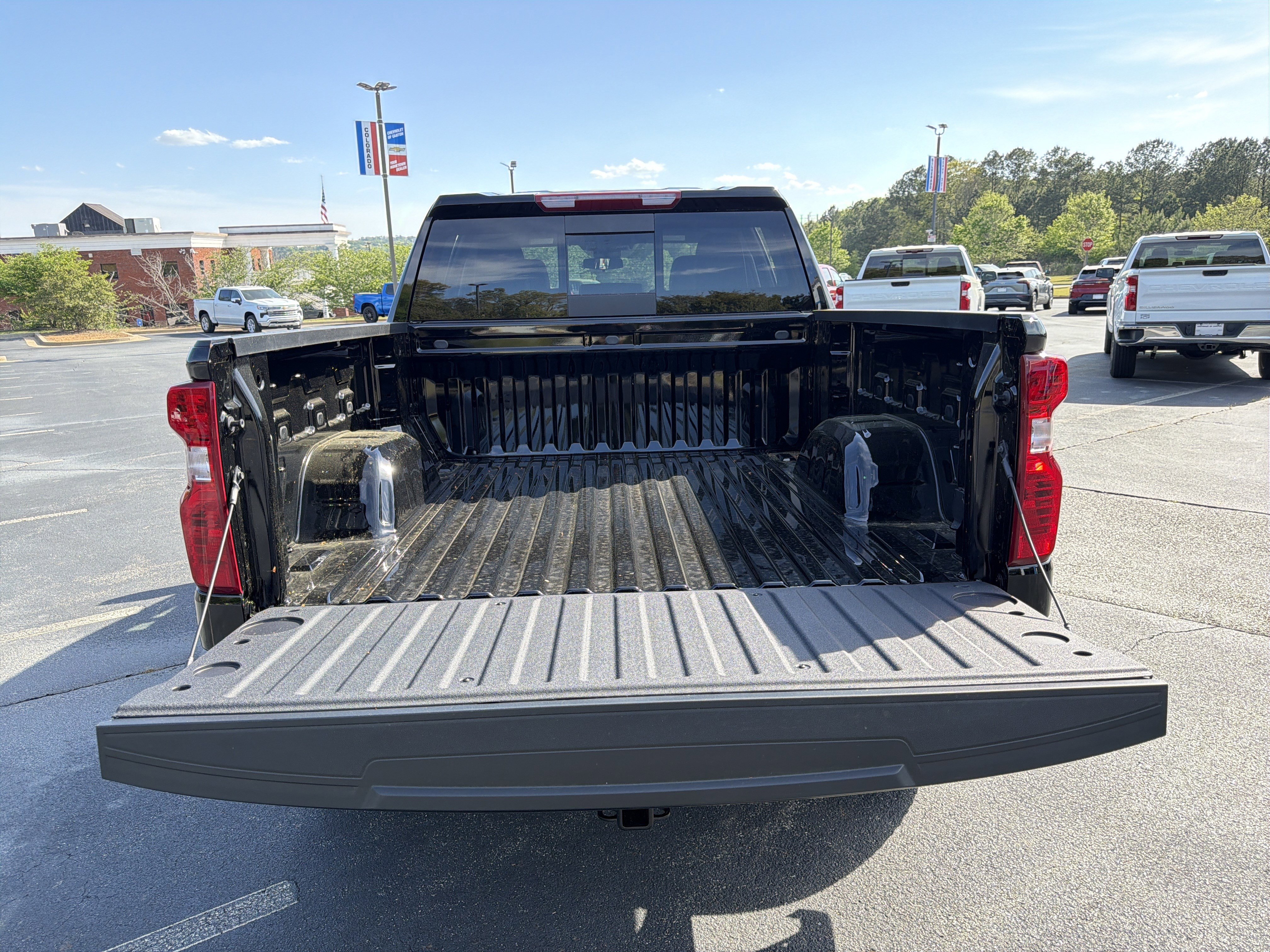 New 2026 Chevrolet Silverado 1500 LT w/ Z71 Off-Road Package AWD/4WD image 18